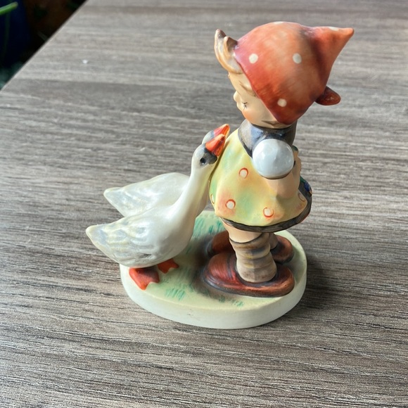 Vintage Goebel Hummel (goose girl) - Picture 2 of 7